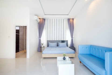 House in Hua Hin, Thailand 3 bedrooms № 163595 - photo 2