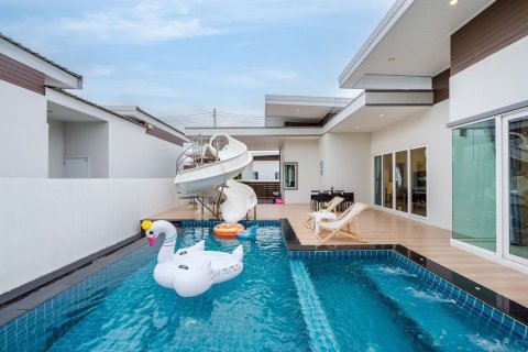 House in Hua Hin, Thailand 3 bedrooms № 163595 - photo 16