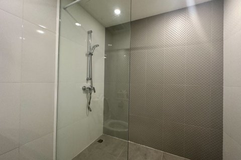 Condo in Watthana, Bangkok, Thailand, 3 bedrooms  № 159632 - photo 16