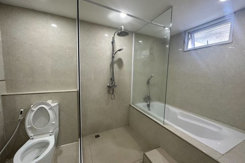 Condo in Watthana, Bangkok, Thailand, 3 bedrooms  № 159632 - photo 19