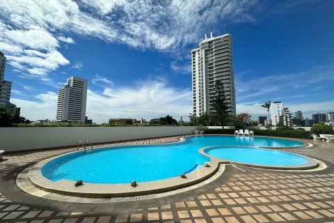 Condo in Watthana, Bangkok, Thailand, 3 bedrooms  № 159632 - photo 20