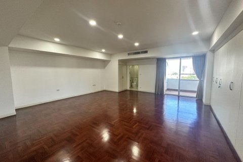 Condo in Watthana, Bangkok, Thailand, 3 bedrooms  № 159632 - photo 8