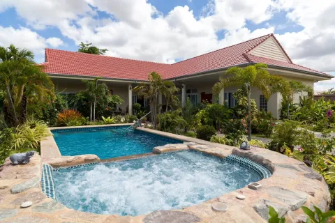 Villa in Pattaya, Thailand 5 bedrooms № 141158 - photo 25