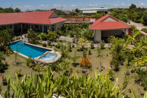 Villa in Pattaya, Thailand 5 bedrooms № 141158 - photo 24