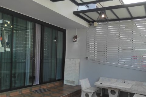 Townhouse à Phra Khanong, Bangkok, Thaïlande 2 chambres № 153930 - photo 3