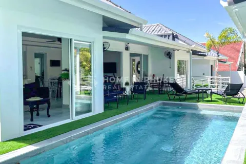 House in Rawai, Thailand 5 bedrooms № 153928 - photo 1