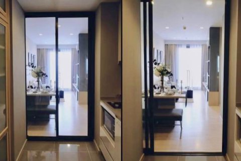 Condo in Bangkok, Thailand, 2 bedrooms  № 153929 - photo 1