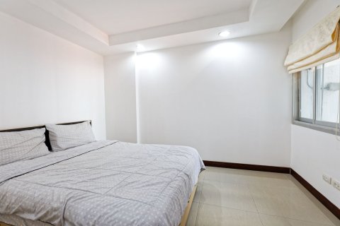Condo in Din Daeng, Bangkok, Thailand, 2 bedrooms  № 167623 - photo 8