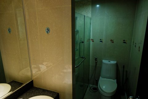 Condo in Din Daeng, Bangkok, Thailand, 2 bedrooms  № 167623 - photo 13