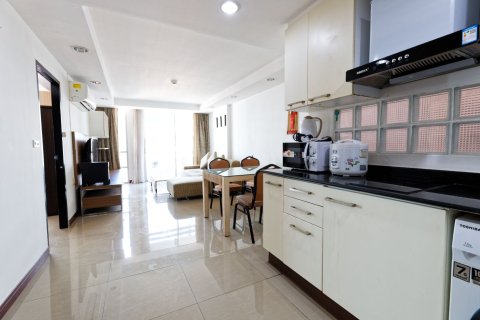 Condo in Din Daeng, Bangkok, Thailand, 2 bedrooms  № 167623 - photo 3
