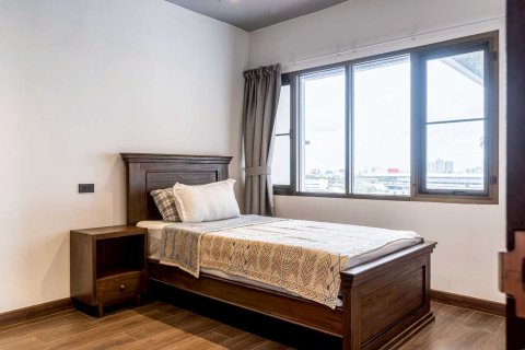 Кондоминиум с 3 спальнями в Суан Луанге, Бангкок, Таиланд № 167620 - фото 14