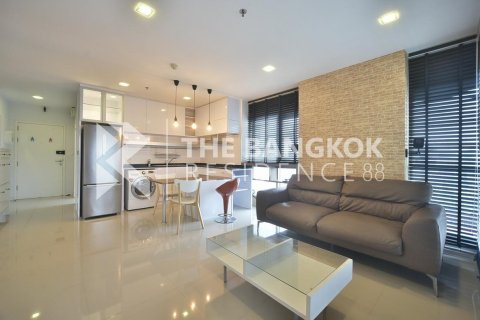 Condo in Bangkok, Thailand, 2 bedrooms  № 184282 - photo 3