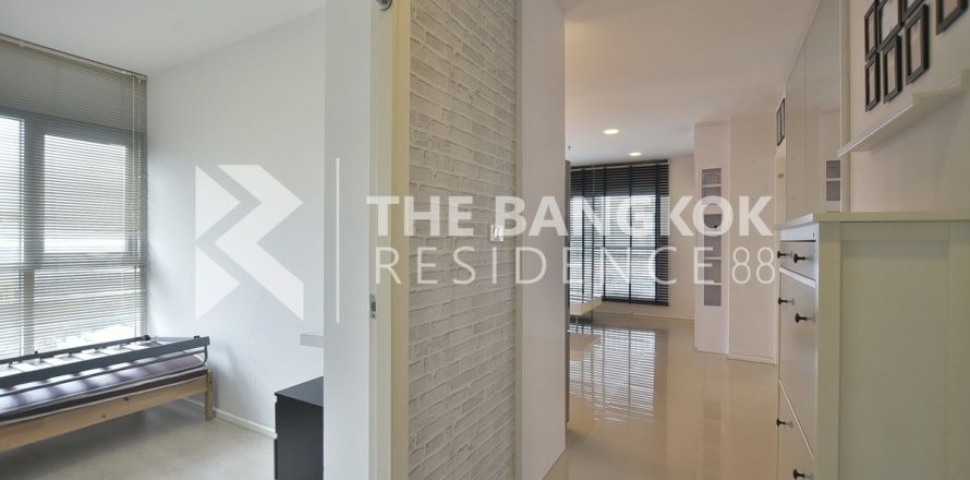 Condo in Bangkok, Thailand, 2 bedrooms  № 184282