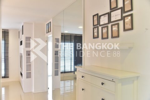Condo in Bangkok, Thailand, 2 bedrooms  № 184282 - photo 5