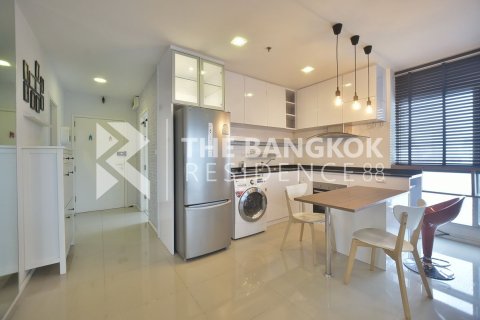 Condo in Bangkok, Thailand, 2 bedrooms  № 184282 - photo 10