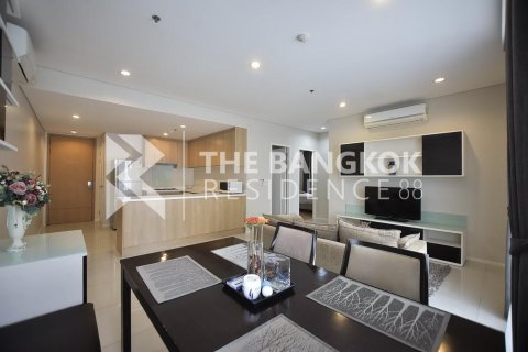 Condo in Bangkok, Thailand, 2 bedrooms  № 184280 - photo 4