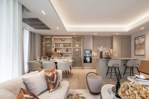 Condo in Bangkok, Thailand, 2 bedrooms № 180858 - photo 4