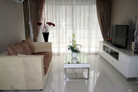 Condo in Pattaya, Thailand, 1 bedroom  № 176531 - photo 2
