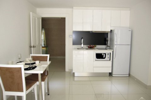 Condo in Pattaya, Thailand, 1 bedroom  № 176531 - photo 3