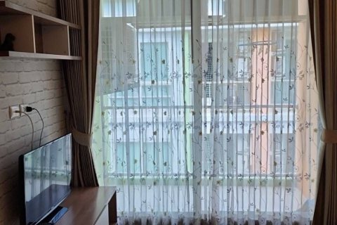 Кондоминиум с 2 спальнями в Дин Даенге, Бангкок, Таиланд № 137523 - фото 18