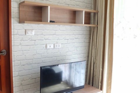 Кондоминиум с 2 спальнями в Дин Даенге, Бангкок, Таиланд № 137523 - фото 12