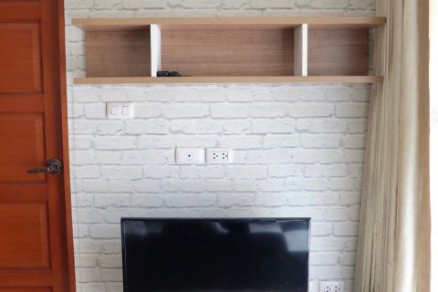 Кондоминиум с 2 спальнями в Дин Даенге, Бангкок, Таиланд № 137523 - фото 13