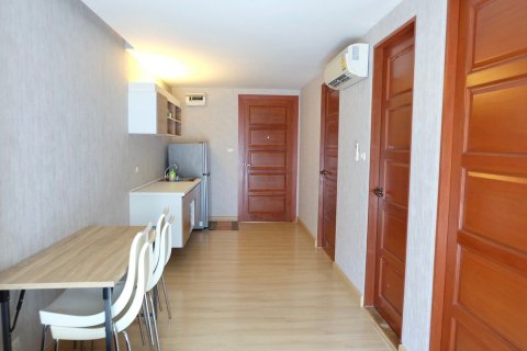 Кондоминиум с 2 спальнями в Дин Даенге, Бангкок, Таиланд № 137523 - фото 10