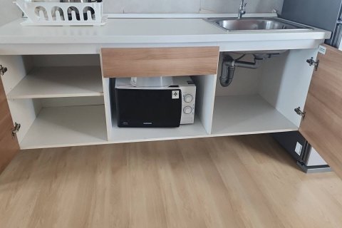 Кондоминиум с 2 спальнями в Дин Даенге, Бангкок, Таиланд № 137523 - фото 22