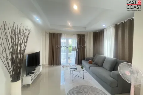 Casa de 3 dormitorios en Pattaya, Tailandia № 212512 - foto 2