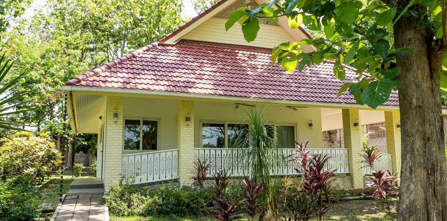 House in Chiang Mai, Thailand 4 bedrooms № 137734