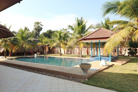 Maison à Udon Thani, Thaïlande 4 chambres № 137736 - photo 10