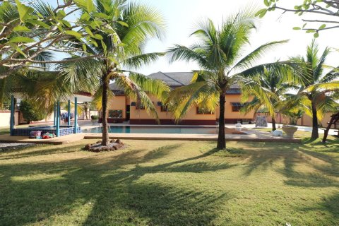 Maison à Udon Thani, Thaïlande 4 chambres № 137736 - photo 1