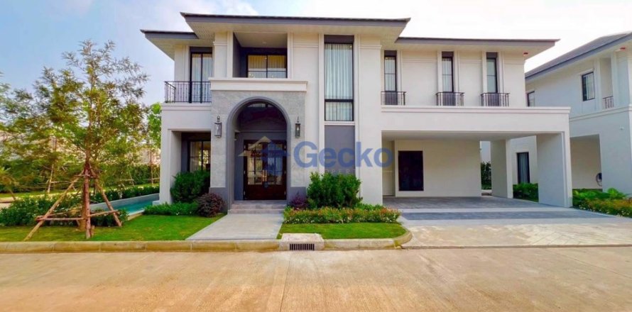 House in Pattaya, Thailand 4 bedrooms № 195960