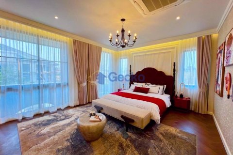 House in Pattaya, Thailand 4 bedrooms № 195960 - photo 12