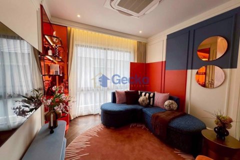 House in Pattaya, Thailand 4 bedrooms № 195960 - photo 2