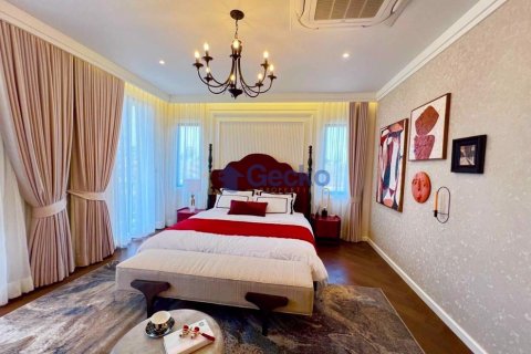 House in Pattaya, Thailand 4 bedrooms № 195960 - photo 14