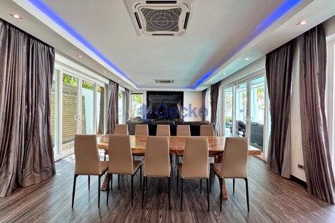 House in Pattaya, Thailand 5 bedrooms № 195962 - photo 6