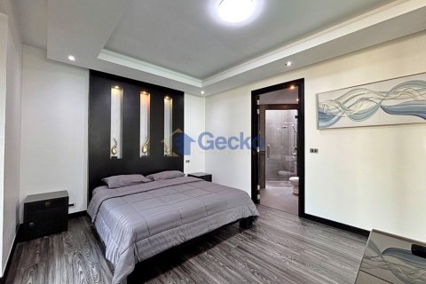 House in Pattaya, Thailand 5 bedrooms № 195962 - photo 13