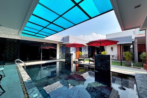 Maison à Pattaya, Thaïlande 6 chambres № 196023