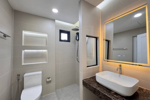 House in Phuket, Thailand 4 bedrooms № 140108 - photo 7