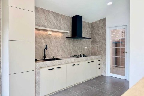 House in Phuket, Thailand 4 bedrooms № 140108 - photo 19