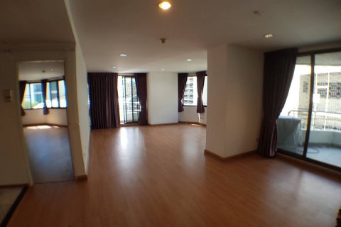 Кондоминиум с 1 спальней в Бангкоке, Таиланд № 143801 - фото 4