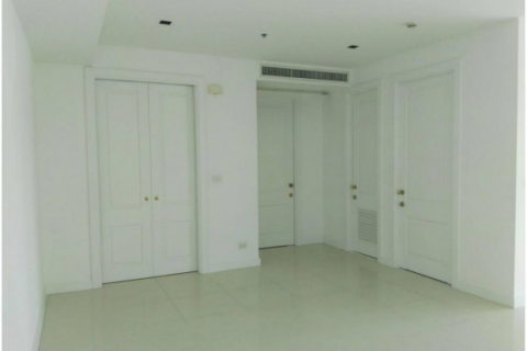 Кондоминиум с 2 спальнями в Бангкоке, Таиланд № 143799 - фото 2