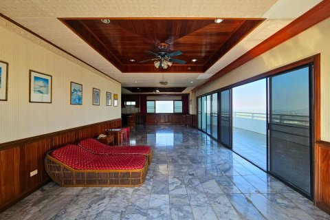 Condo in Cha-am, Thailand, 4 bedrooms № 169075 - photo 9