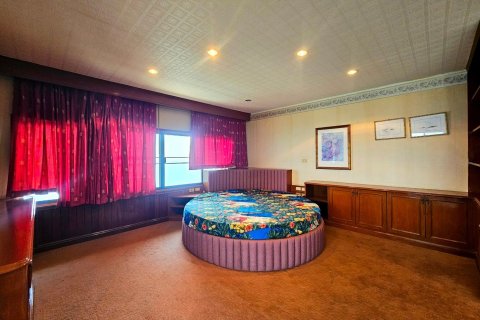 Condo in Cha-am, Thailand, 4 bedrooms № 169075 - photo 30