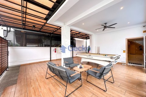 House in Pattaya, Thailand 4 bedrooms № 196306 - photo 24