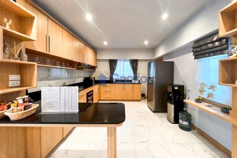 House in Pattaya, Thailand 4 bedrooms № 196306 - photo 8