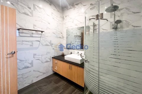 House in Pattaya, Thailand 4 bedrooms № 196306 - photo 5