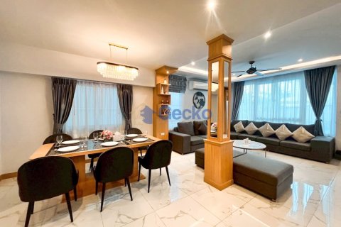 House in Pattaya, Thailand 4 bedrooms № 196306 - photo 9