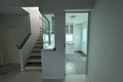 Maison à Sam Phran, Thaïlande 3 chambres № 170743 - photo 4